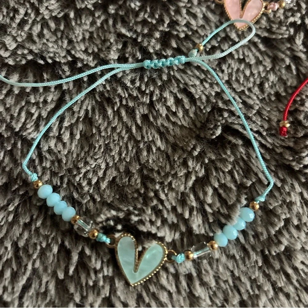 set of 6 heart bracelets - Picture 6 of 7